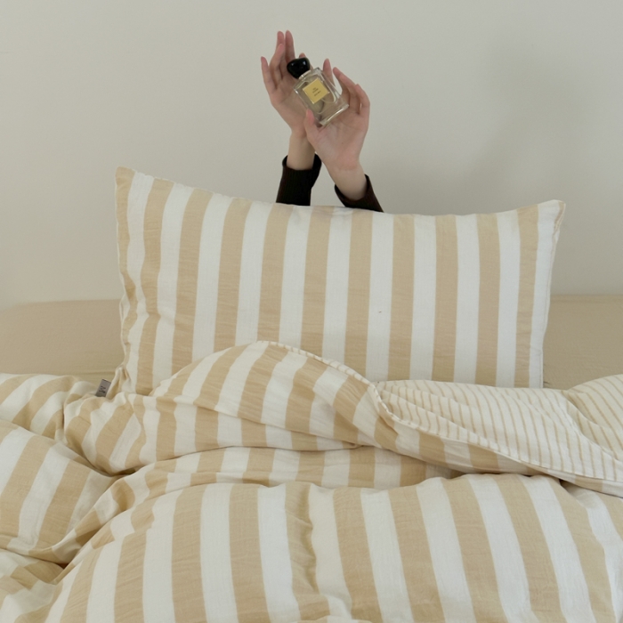 91家纺网 家纺一手货源 找家纺 玛奇朵 2023新款色织双层皱纱-韩系条纹四件套 韩系条纹-卡其