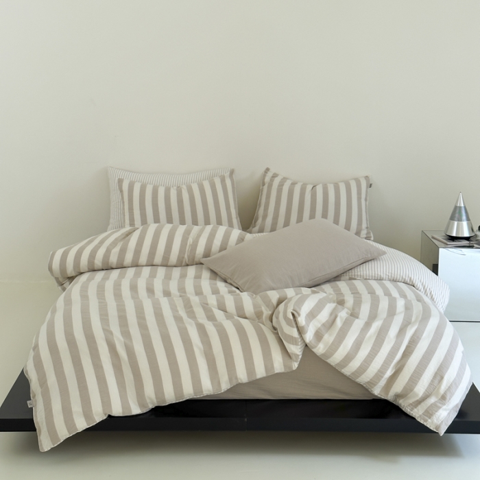 91家纺网 家纺一手货源 找家纺 玛奇朵 2023新款色织双层皱纱-韩系条纹四件套 韩系条纹-奶咖