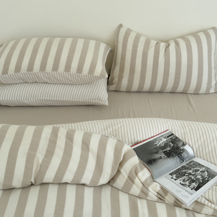 91家纺网 家纺一手货源 找家纺 玛奇朵 2023新款色织双层皱纱-韩系条纹四件套 韩系条纹-奶咖