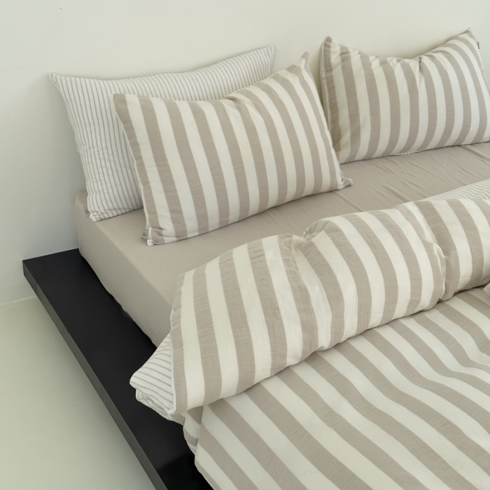 91家纺网 家纺一手货源 找家纺 玛奇朵 2023新款色织双层皱纱-韩系条纹四件套 韩系条纹-奶咖