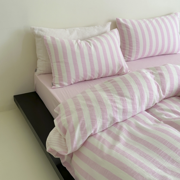 91家纺网 家纺一手货源 找家纺 玛奇朵 2023新款色织双层皱纱-韩系条纹四件套 韩系条纹-桃粉