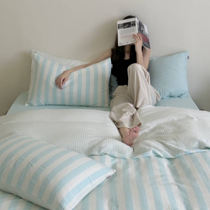 91家纺网 家纺一手货源 找家纺 玛奇朵 2023新款色织双层皱纱-韩系条纹四件套 韩系条纹-蔚蓝