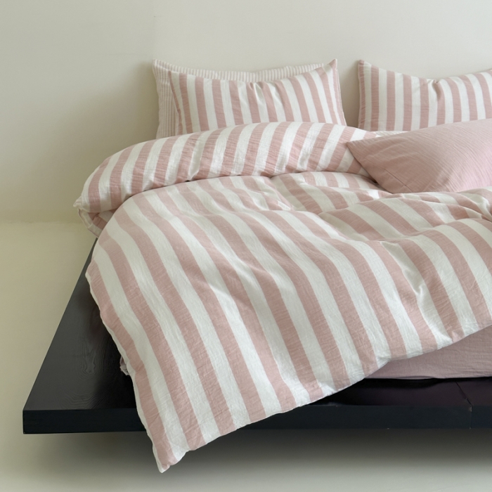 91家纺网 家纺一手货源 找家纺 玛奇朵 2023新款色织双层皱纱-韩系条纹四件套 韩系条纹-雅粉