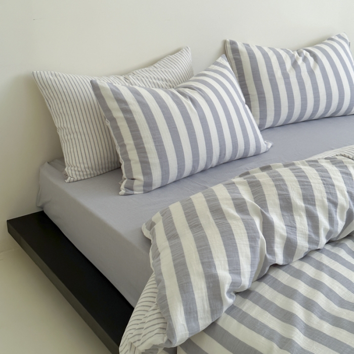 91家纺网 家纺一手货源 找家纺 玛奇朵 2023新款色织双层皱纱-韩系条纹四件套 韩系条纹-月灰