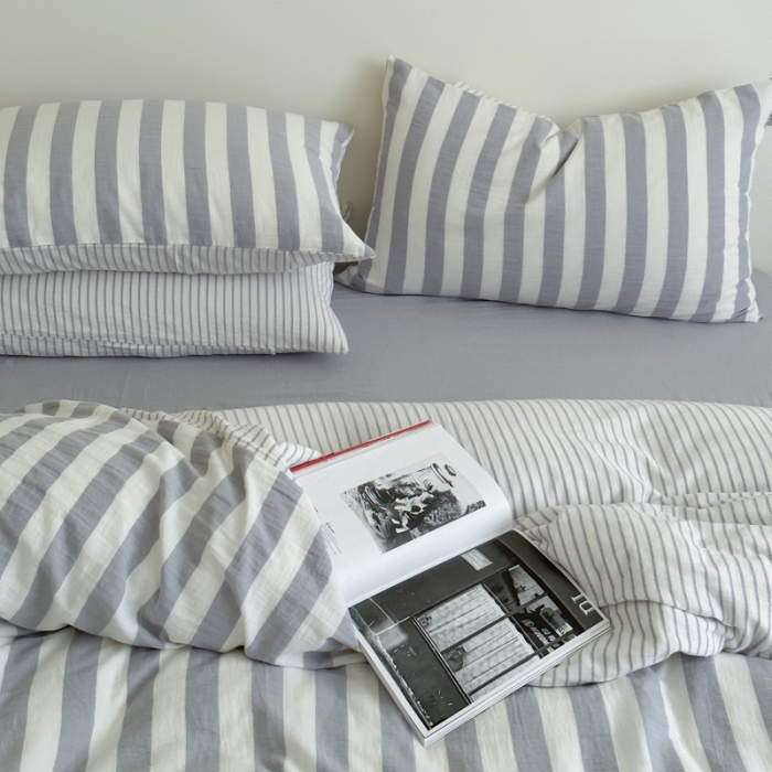 91家纺网 家纺一手货源 找家纺 玛奇朵 2023新款色织双层皱纱-韩系条纹四件套 韩系条纹-月灰