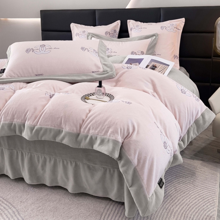 91家纺网 家纺一手货源 找家纺 (总) 品家居 2025新款5D雕花牛奶绒四件套-心动玫瑰