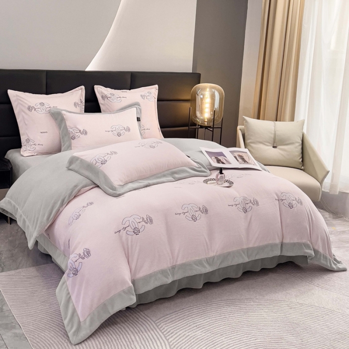 91家纺网 家纺一手货源 找家纺 (总) 品家居 2025新款5D雕花牛奶绒四件套-心动玫瑰