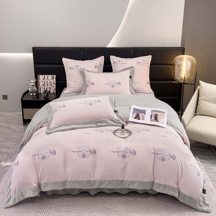 91家纺网 家纺一手货源 找家纺 (总) 品家居 2025新款5D雕花牛奶绒四件套-心动玫瑰