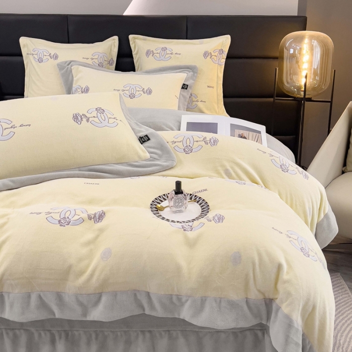 91家纺网 家纺一手货源 找家纺 品家居 2025新款5D雕花牛奶绒四件套-心动玫瑰 黄拼灰