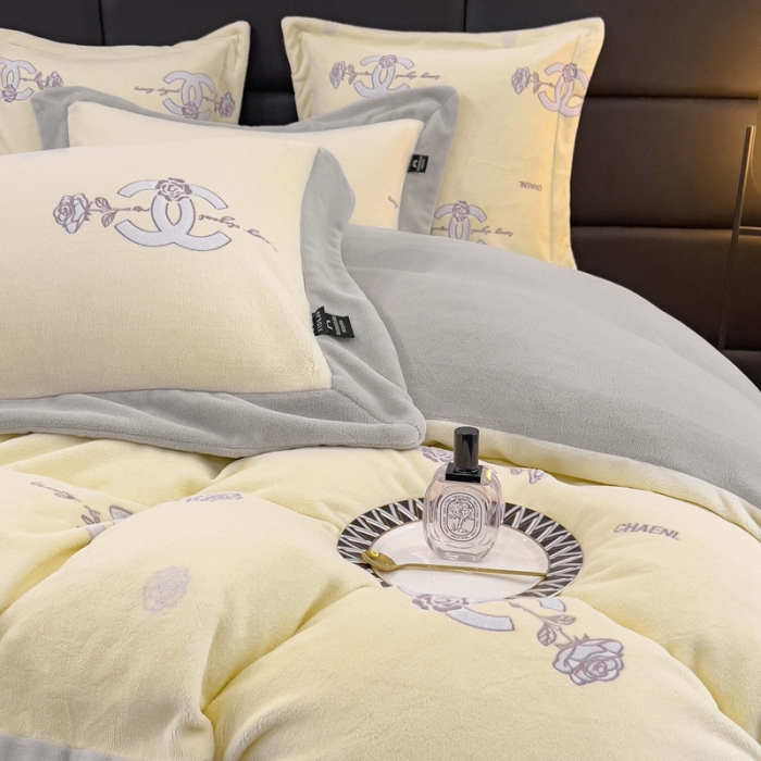 91家纺网 家纺一手货源 找家纺 品家居 2025新款5D雕花牛奶绒四件套-心动玫瑰 黄拼灰