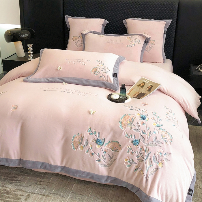 91家纺网 家纺一手货源 找家纺 (总) 品家居 2025新款牛奶绒绣花四件套-蝶舞恋花