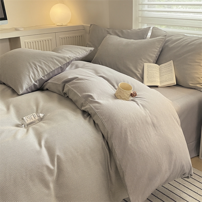 91家纺网 家纺一手货源 找家纺 慕尚 2025新款全棉磨毛印花系列四件套 细条雅致灰