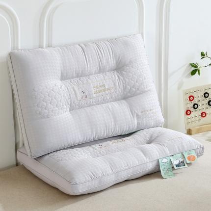 91家纺网 家纺一手货源 找家纺 梦叶草 2023新款母婴级云柔抱抱枕芯护颈枕头灰色