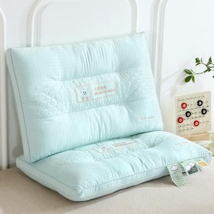 91家纺网 家纺一手货源 找家纺 梦叶草 2023新款母婴级云柔抱抱枕芯护颈枕头绿色