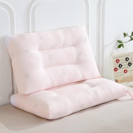 91家纺网 家纺一手货源 找家纺 梦叶草 2023新款HELLO小熊护颈枕芯粉色