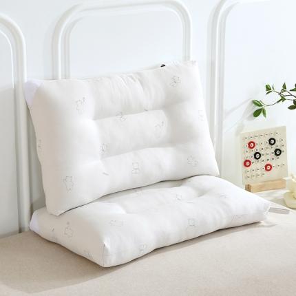 91家纺网 家纺一手货源 找家纺 梦叶草 2023新款HELLO小熊护颈枕芯浅灰