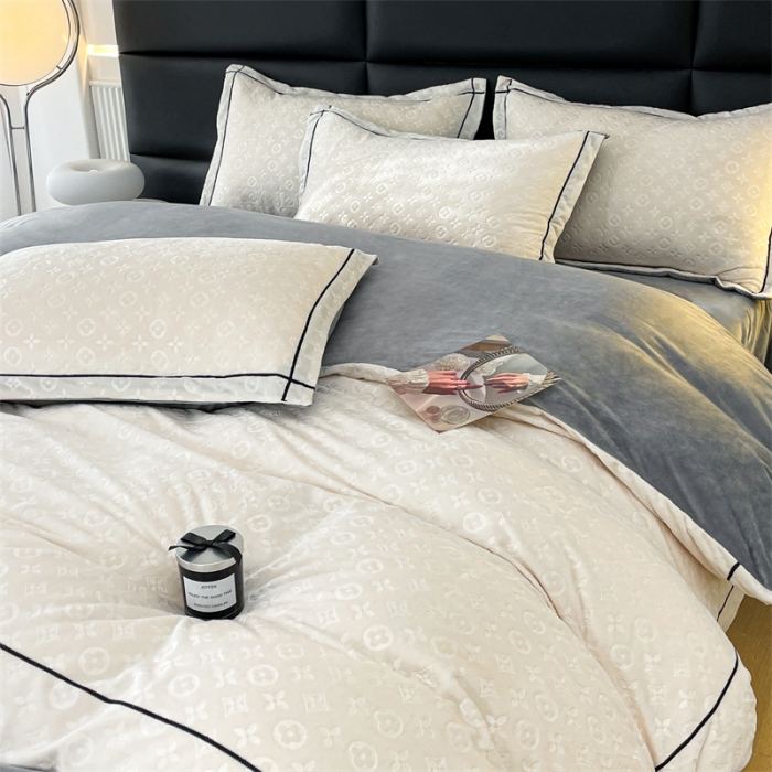 91家纺网 家纺一手货源 找家纺 （总）老K (原美阁） 2024新款婴儿绒牛奶绒简约绒四件套-路易