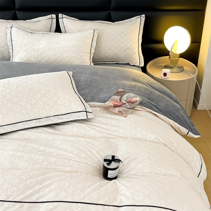 91家纺网 家纺一手货源 找家纺 （总）老K (原美阁） 2024新款婴儿绒牛奶绒简约绒四件套-路易