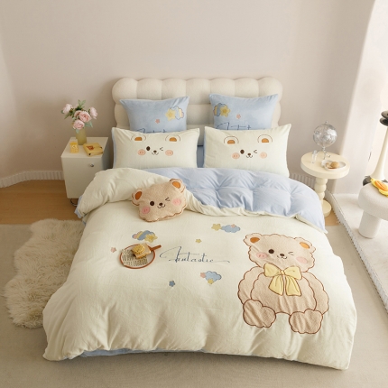 91家纺网 家纺一手货源 找家纺 新款绒梦里230克卡通贴布绣加厚牛奶绒四件套冬季儿童三件套保暖绒套件