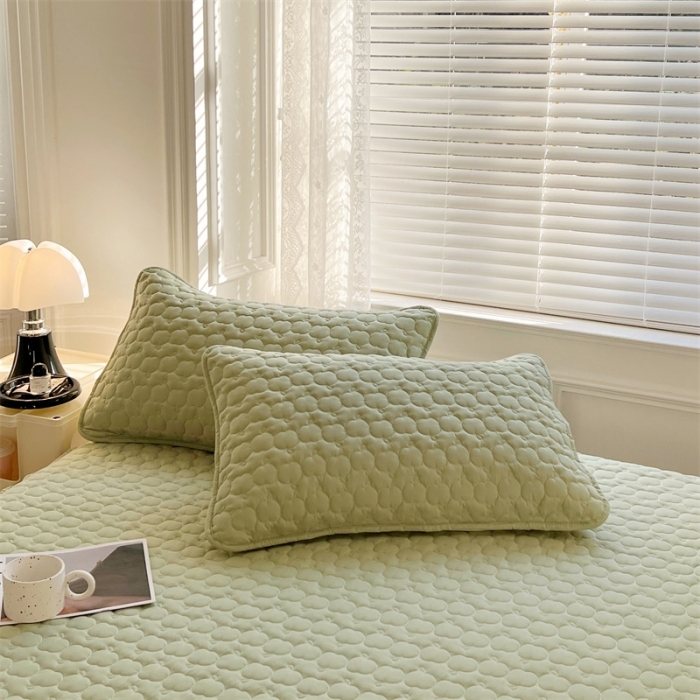91家纺网 家纺一手货源 找家纺 梦舒羽 2025新款抗菌隔尿防水四季款夹棉加厚床笠床垫保护罩床垫套 苹果款-豆绿