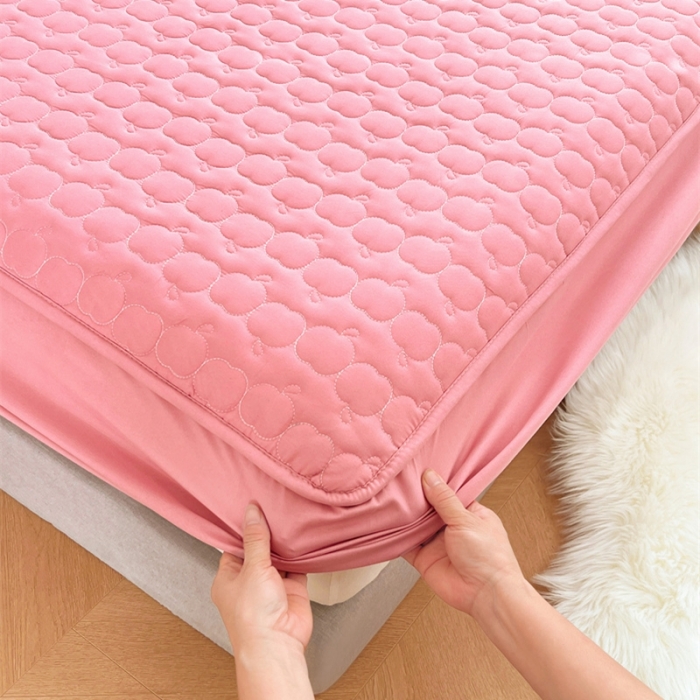 91家纺网 家纺一手货源 找家纺 梦舒羽 2025新款抗菌隔尿防水四季款夹棉加厚床笠床垫保护罩床垫套 苹果款-玫红