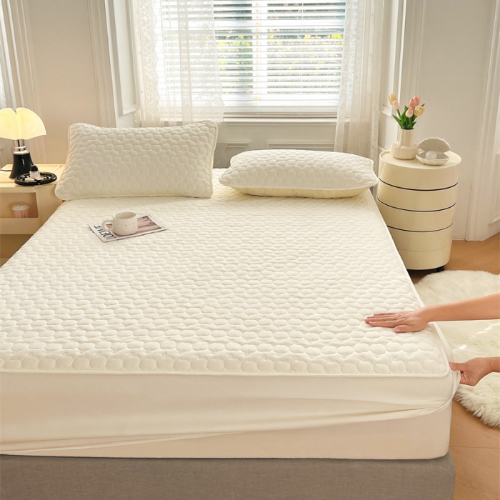 91家纺网 家纺一手货源 找家纺 梦舒羽 2025新款抗菌隔尿防水四季款夹棉加厚床笠床垫保护罩床垫套 苹果款-米白