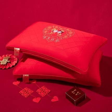 91家纺网 家纺一手货源 找家纺 （总）织布人2023新款枕芯以爱之名结两姓之好大红全棉刺绣婚庆枕头枕芯