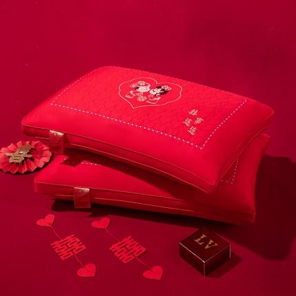 91家纺网 家纺一手货源 找家纺 （总）织布人2023新款枕芯以爱之名结两姓之好大红全棉刺绣婚庆枕头枕芯