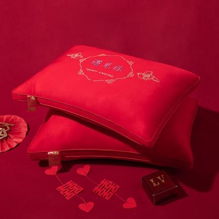 91家纺网 家纺一手货源 找家纺 （总）织布人2023新款枕芯以爱之名结两姓之好大红全棉刺绣婚庆枕头枕芯