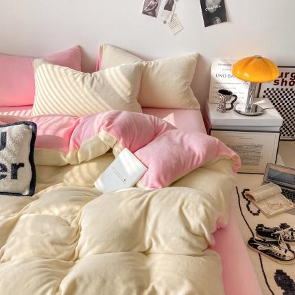 91家纺网 家纺一手货源 找家纺 牛牛家纺 2025新款软绵舒适牛奶绒四件套系列 米黄+浅粉