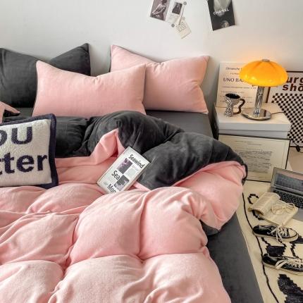 91家纺网 家纺一手货源 找家纺 牛牛家纺 2025新款软绵舒适牛奶绒四件套系列 浅粉+爵士灰