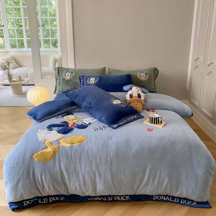 91家纺网 家纺一手货源 找家纺 （总）紫碧螺 2023新款牛奶绒系列四件套-唐老鸭