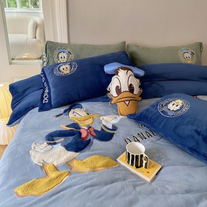 91家纺网 家纺一手货源 找家纺 紫碧螺 2023新款牛奶绒系列四件套-唐老鸭 唐老鸭-蓝色