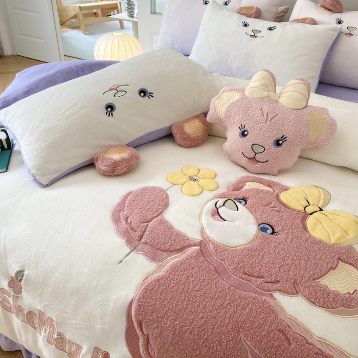 91家纺网 家纺一手货源 找家纺 紫碧螺 2023新款牛奶绒系列四件套-雪莉玫 雪莉玫-紫色