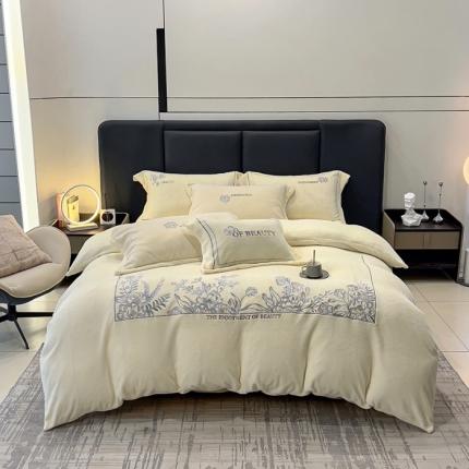 91家纺网 家纺一手货源 找家纺 （总）昊川 2025新款230g高克重全消光牛奶绒绣花四件套-盛世