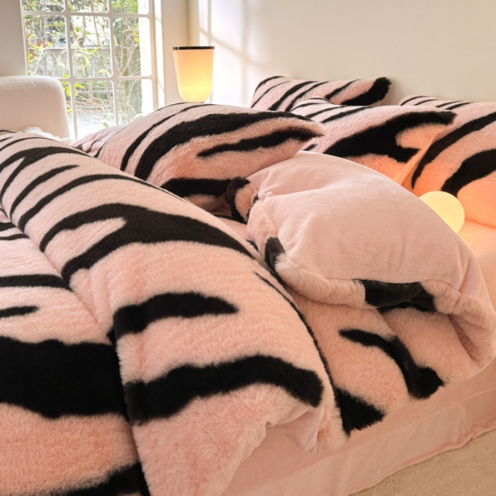 91家纺网 家纺一手货源 找家纺 左视觉 轻奢绒套件款3 拍摄样片