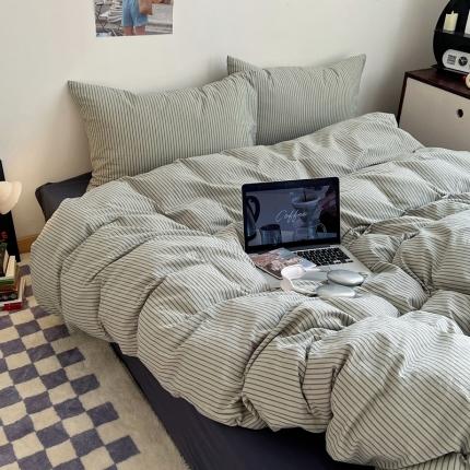 91家纺网 家纺一手货源 找家纺 六巷胡同 2023新款INS博主风中性莫兰迪条纹系列四件套 盘古绿条