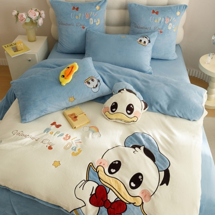 91家纺网 家纺一手货源 找家纺 新款绒梦里230克卡通贴布绣加厚牛奶绒四件套冬季儿童卡通三件套保暖套件