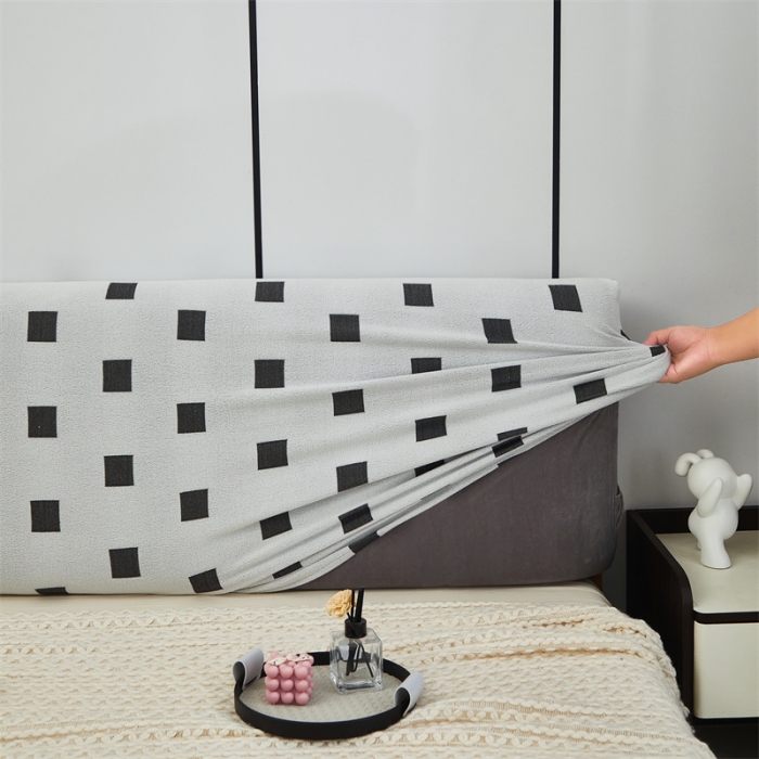 91家纺网 家纺一手货源 找家纺 逐日 2023新款云朵绒-黑白系列床头罩 黑白-方格
