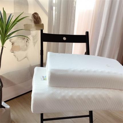 91家纺网 家纺一手货源 找家纺 （总）她喜爱枕芯枕头 2024新款天然乳胶枕芯颗粒按摩乳胶枕头