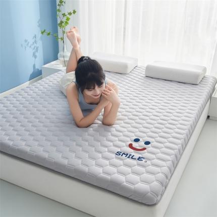 91家纺网 家纺一手货源 找家纺 鹿辉 2025新款牛奶丝烫画单边床垫 笑脸灰