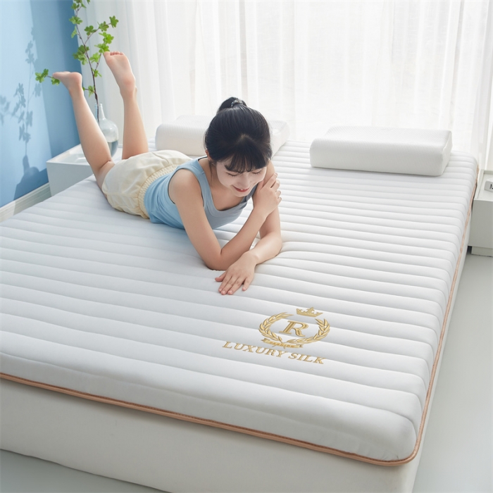 91家纺网 家纺一手货源 找家纺 （总）鹿辉 2025新款牛奶丝烫画单边床垫