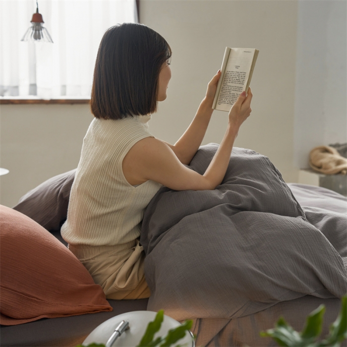 91家纺网 家纺一手货源 找家纺 安莱生活2024款绉纱美拉德色混搭四件套单品系列 水泥+黑巧+水泥太妃