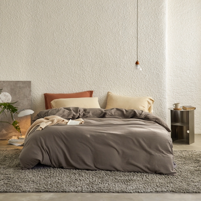 91家纺网 家纺一手货源 找家纺 安莱生活2024款绉纱美拉德色混搭四件套单品系列 糖棕+水泥+太妃曲奇