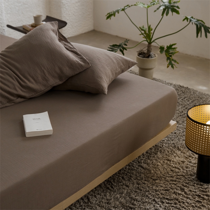 91家纺网 家纺一手货源 找家纺 安莱生活 2024新款绉纱美拉德色纯色单品床笠 糖棕