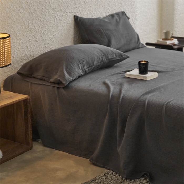 91家纺网 家纺一手货源 找家纺 安莱生活2024新款绉纱美拉德色纯色单品床单 黑巧