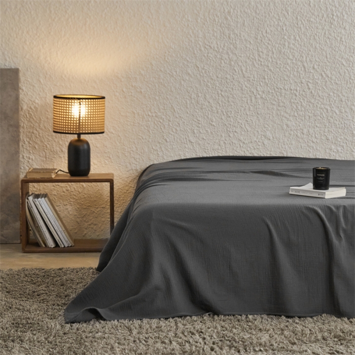 91家纺网 家纺一手货源 找家纺 安莱生活2024新款绉纱美拉德色纯色单品床单 黑巧