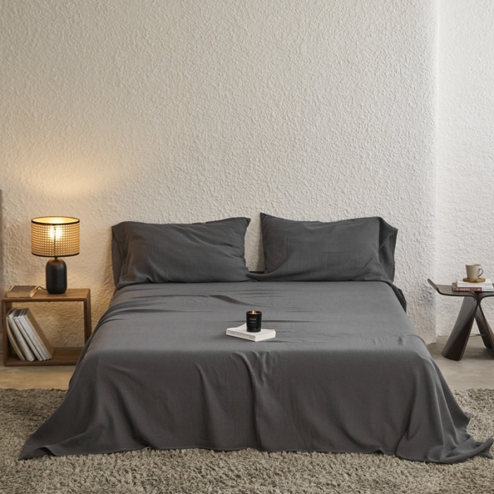 91家纺网 家纺一手货源 找家纺 安莱生活2024新款绉纱美拉德色纯色单品床单 黑巧