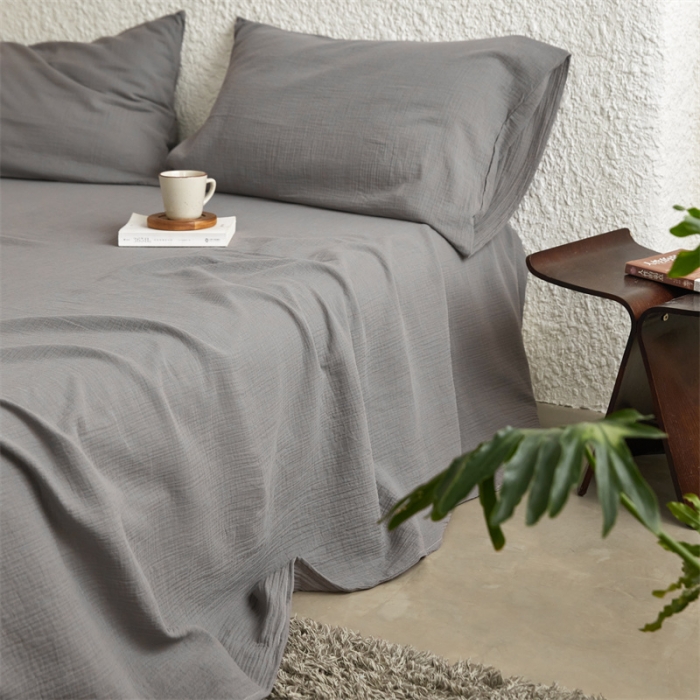 91家纺网 家纺一手货源 找家纺 安莱生活2024新款绉纱美拉德色纯色单品床单 水泥