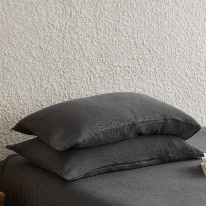 91家纺网 家纺一手货源 找家纺 安莱生活2024新款绉纱美拉德色纯色单品枕套 黑巧